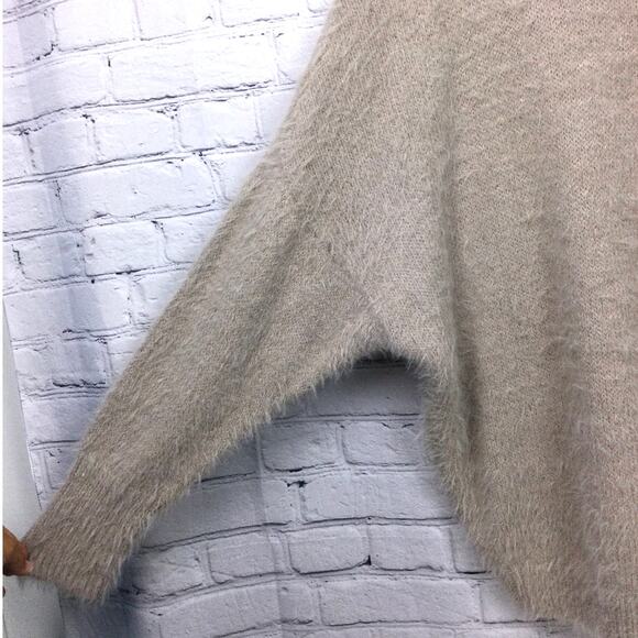 Express Shaggy Alpaca Blend Batwing Tan Minimalist Turtleneck Preppy Sweater L - Picture 3 of 11
